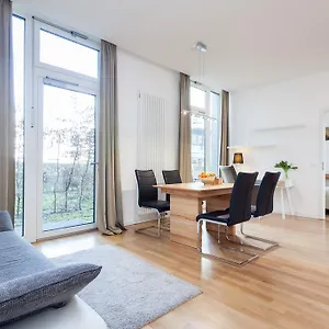 Apartamento Modern In The Luxury Complex Marthashof, Berlín